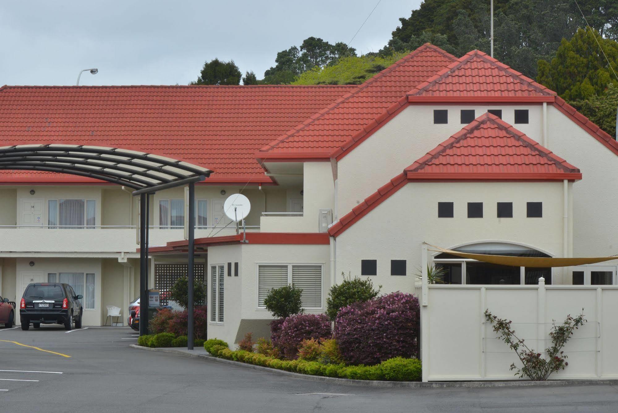 Brougham Heights Motel New Plymouth Bagian luar foto